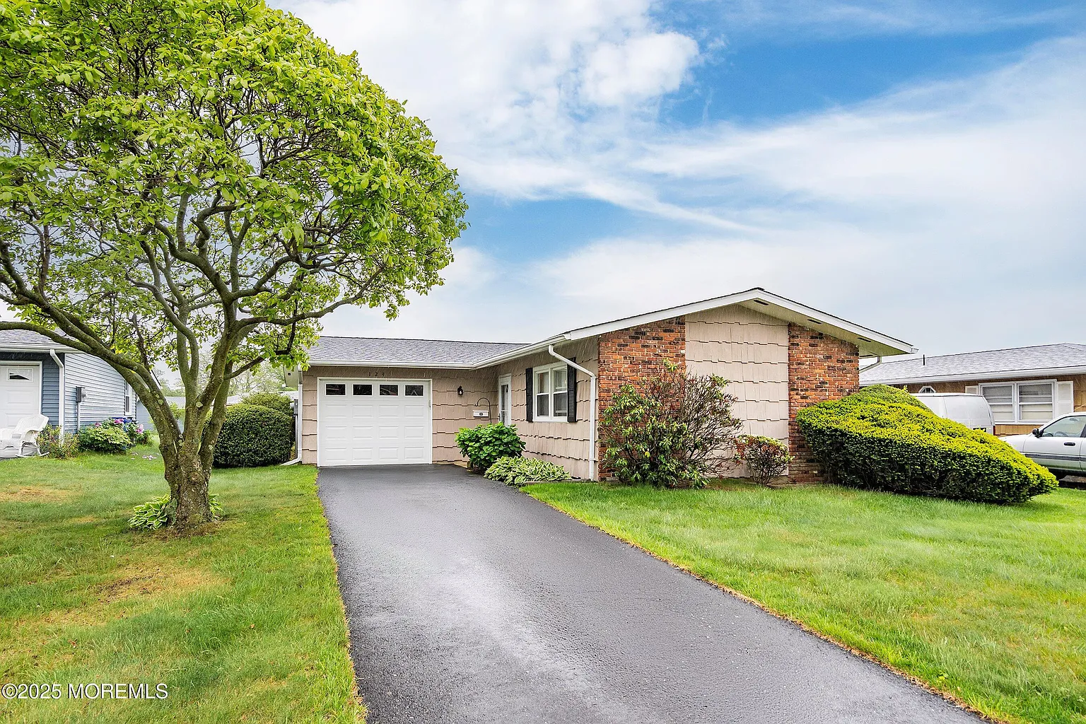 124 Blake Circle photo 1