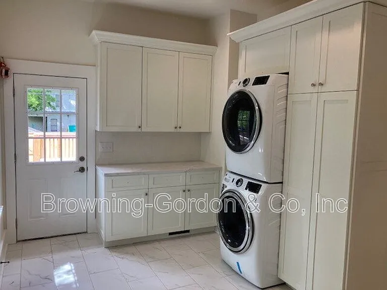 1005 W Eastland Ave — Photo 6
