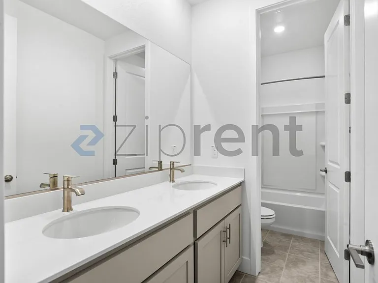 3358 Jubilee Dr — Photo 35