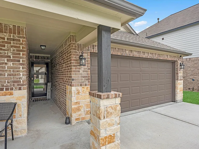 11702 Glossy Oak Ln — Photo 3