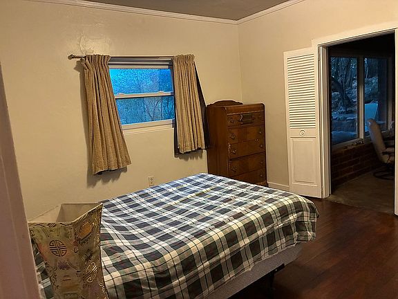 5th image of 409 W Plum St