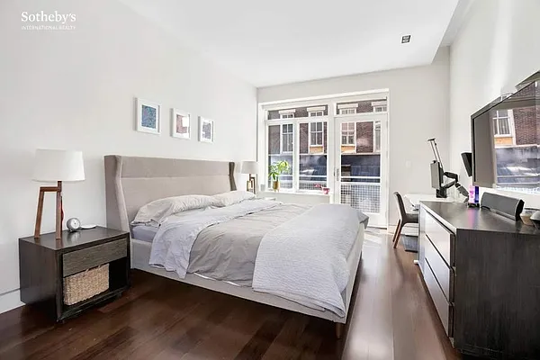 Sold by Sotheby's International Realty | media 13