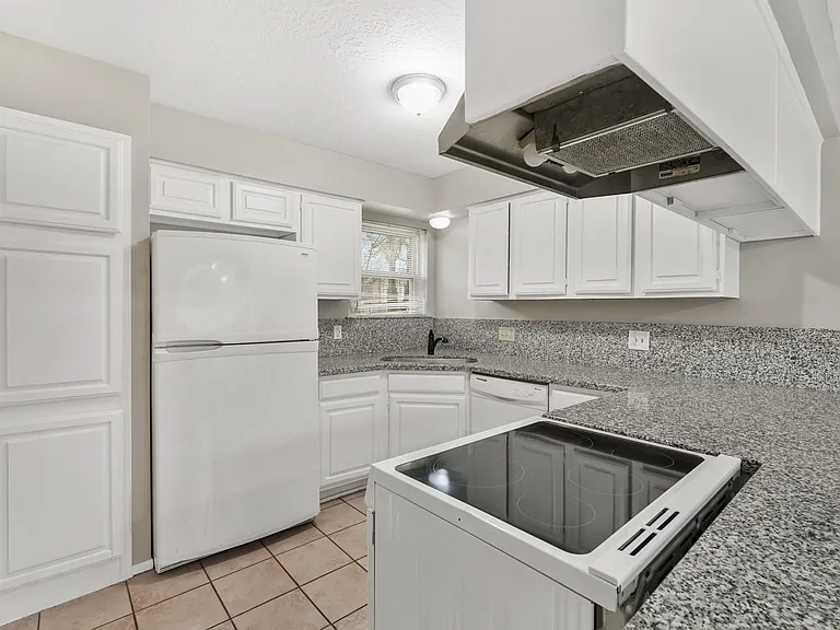 10814 Sugar Hill Dr #A — Photo 8