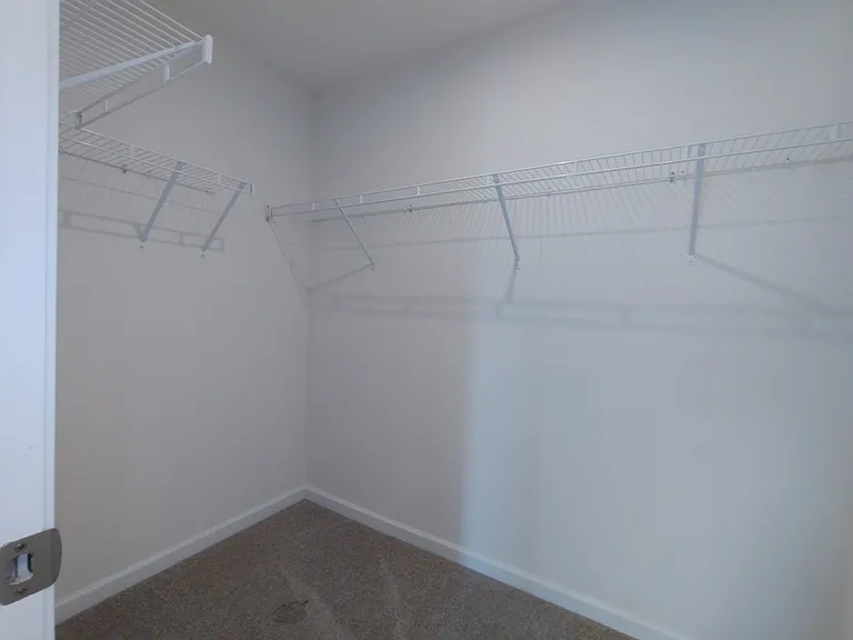 112 Brighton Ln W — Photo 16