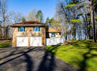 7863 N 39th St, Augusta, MI 49012