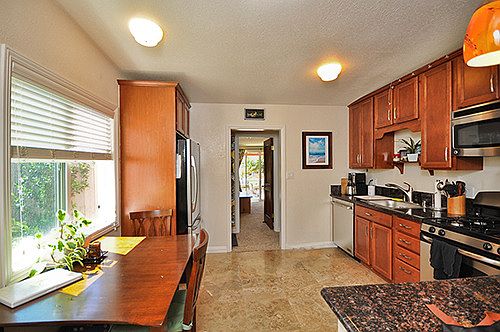 4th image of 1042 Capistrano Dr