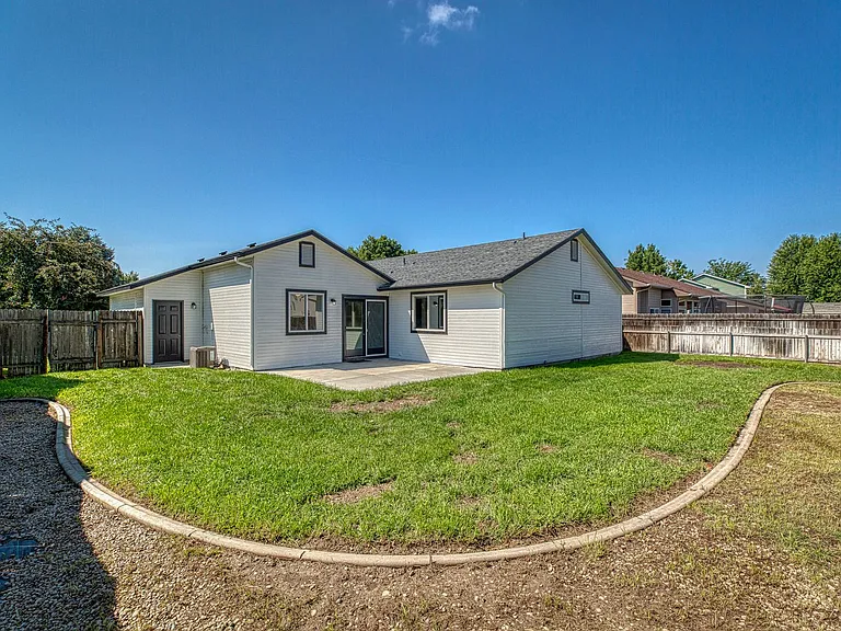 1938 E Birchwood Dr — Photo 11