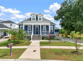 416 Cougar Dr, Arabi, LA 70032