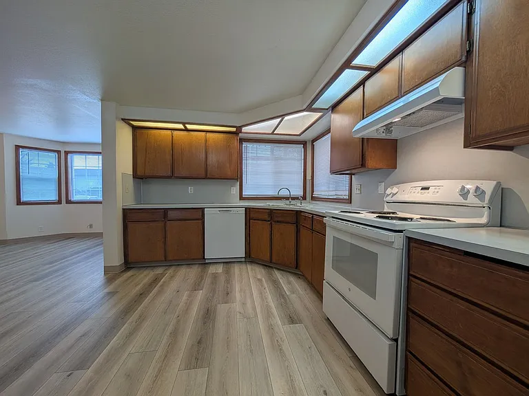 1217 R St #1 — Photo 5