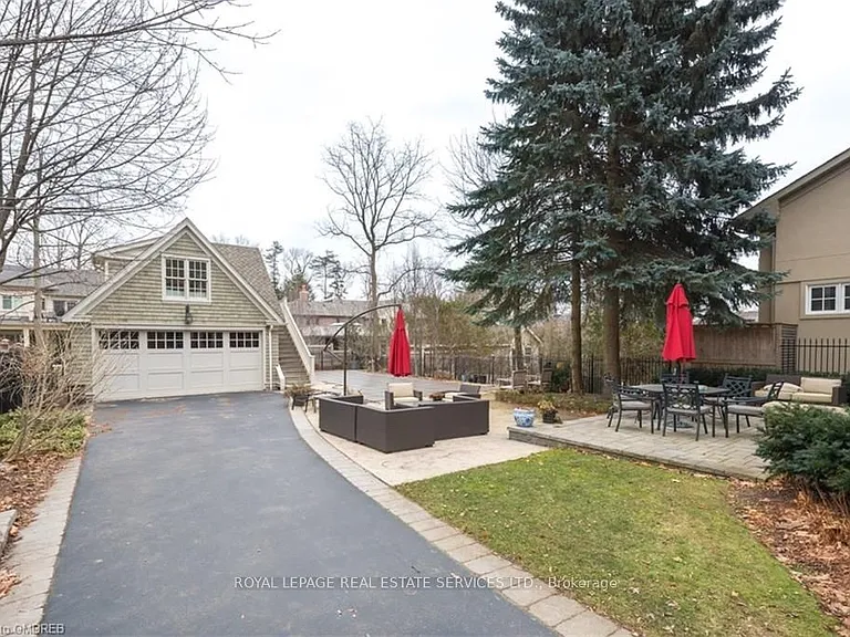 33 Howard Ave — Photo 34