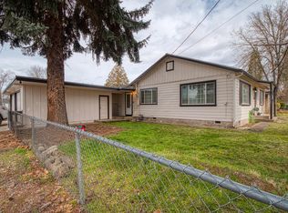 624 S Royal Ave, Eagle Pt, OR 97524