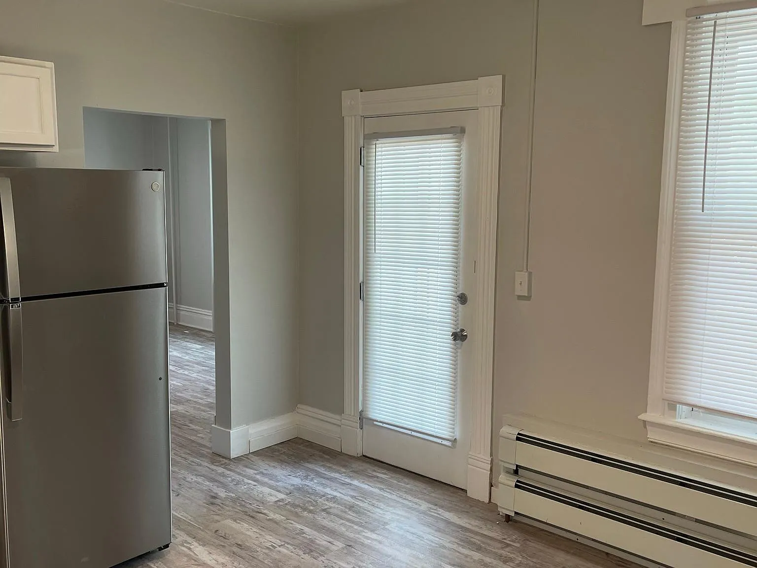 4 bed, 1264 sqft, $2,838 — Photo 2