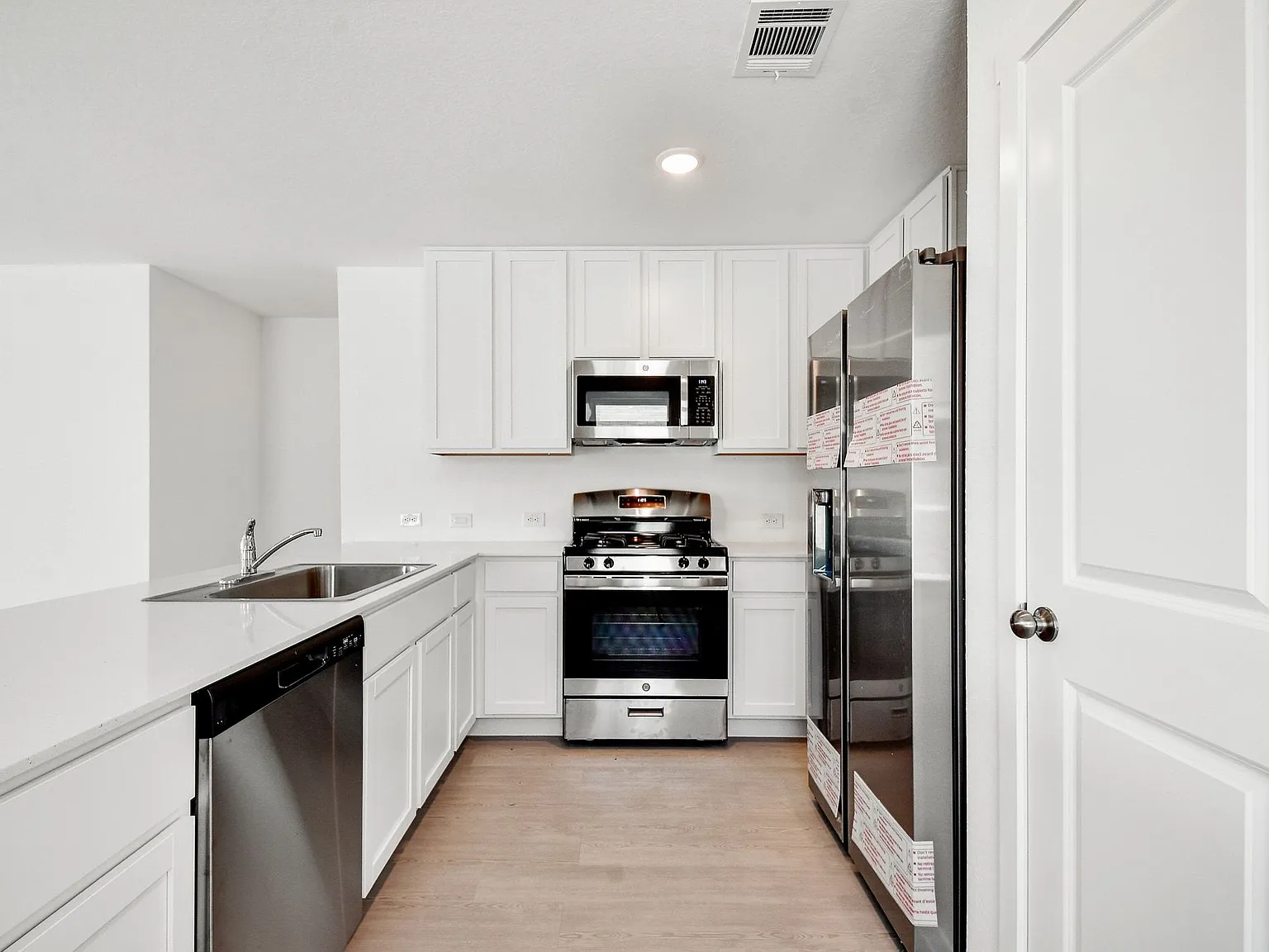 3 bed, 1266 sqft, $1,495 — Photo 4