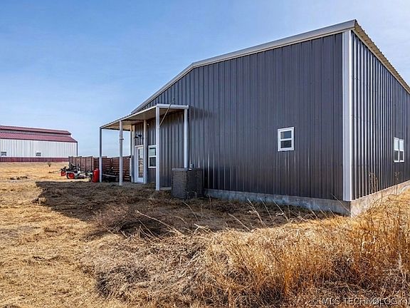 3rd image of 654 County Rd