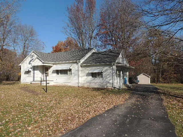 905 Fair St photo 1