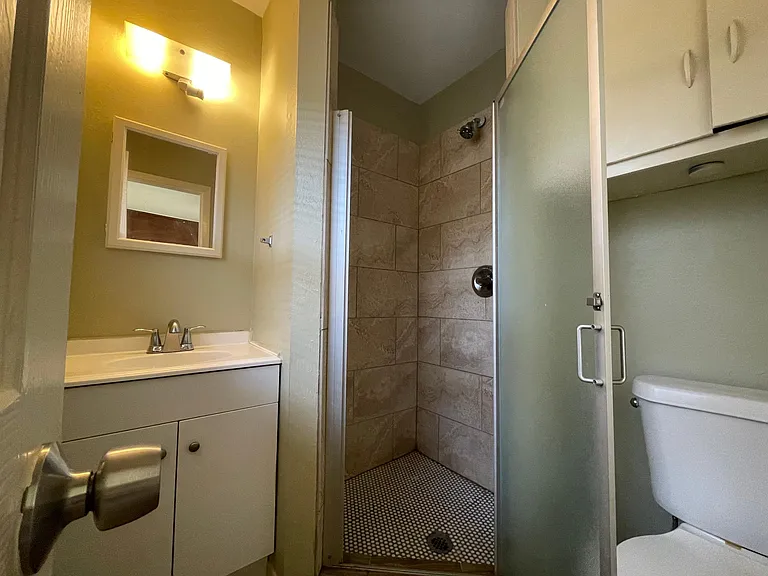 7906 Pecan Villas Dr — Photo 9