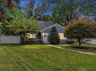11 Dean Ct, Rutherford, NJ 07070
