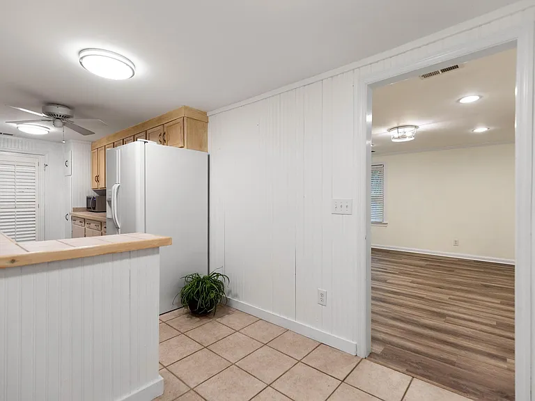 1421 Hindman Ave — Photo 18