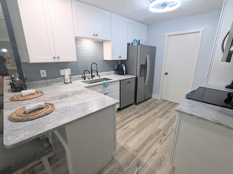 1128 Hernando St #B — Photo 12