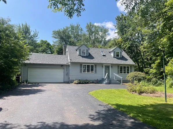 3587 Mitchell Rd, New Castle, PA 16105