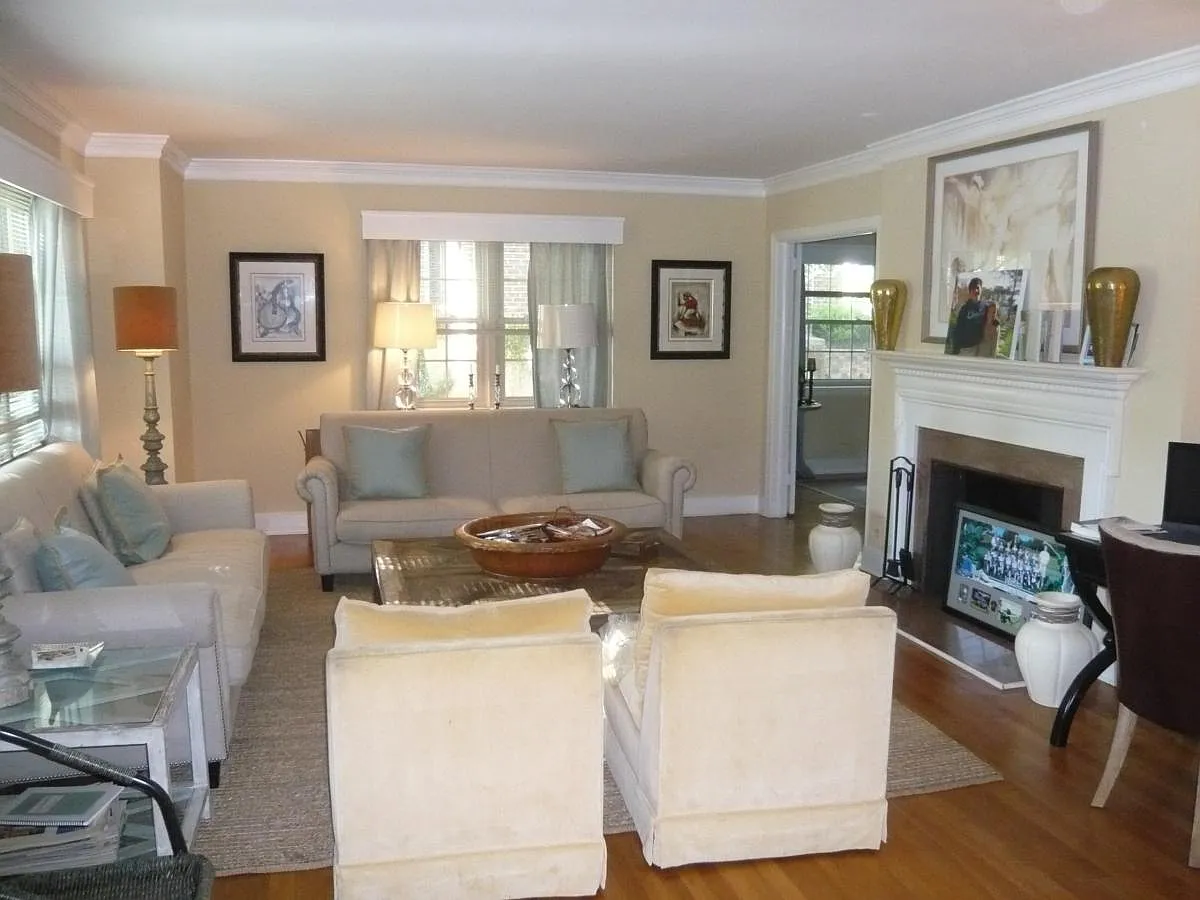Living Room - 2517 Portland Ave