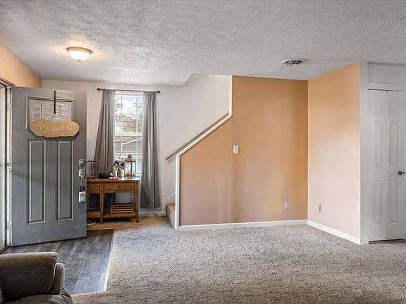 3rd image of 117 N Elm St