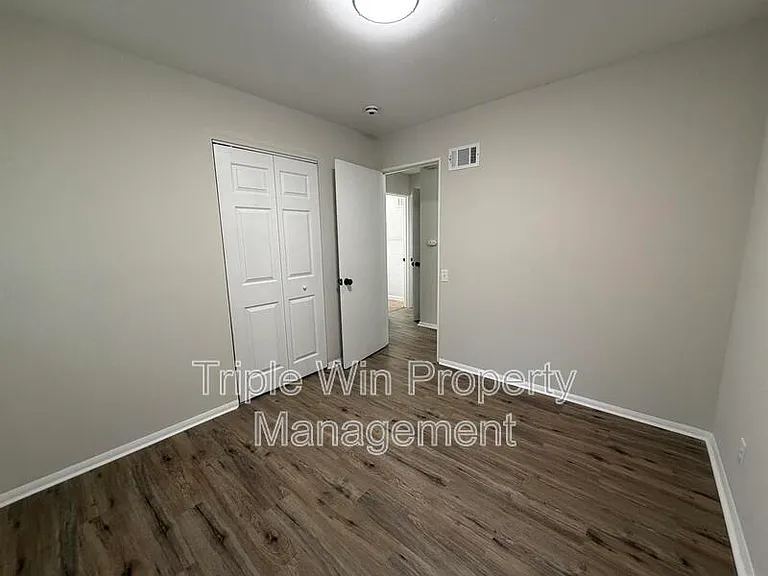 10805 Landseer Dr — Photo 20