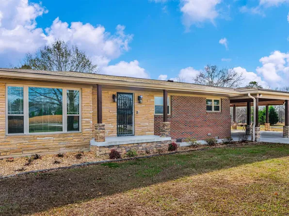 498 Rainbow Ave NW, Rainsville, AL 35986