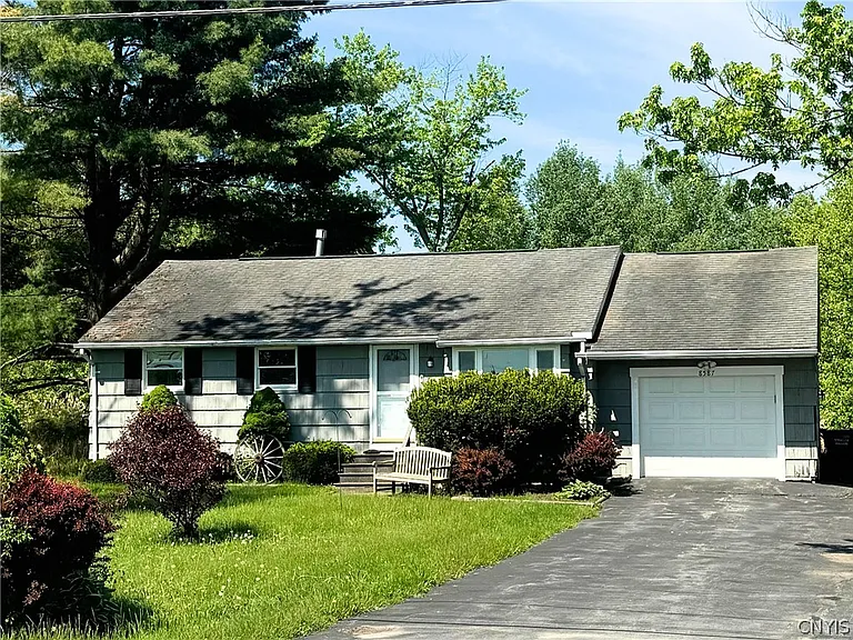 8587 Caughdenoy Rd — Photo 1