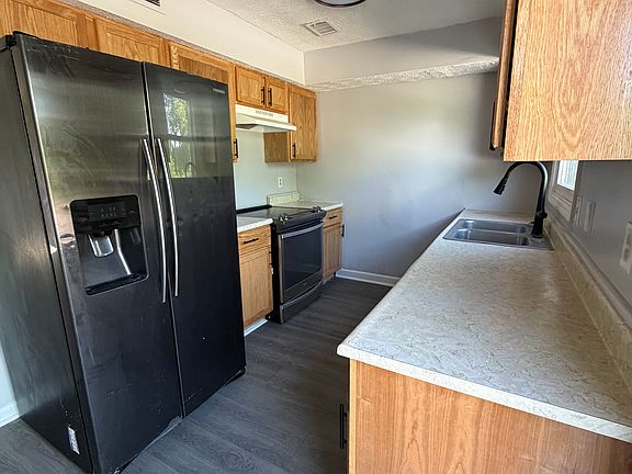 2nd image of 305 Churchill Dr #4