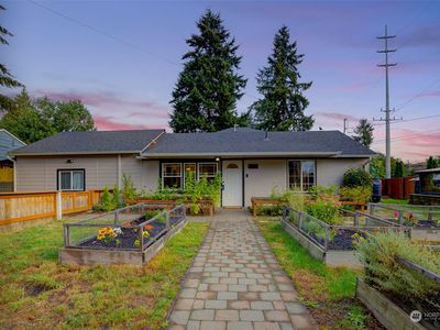 734 N 127th Street, Seattle, WA, 98133