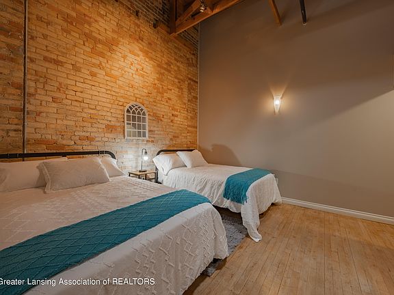 2nd image of 222 S Washington Sq #5