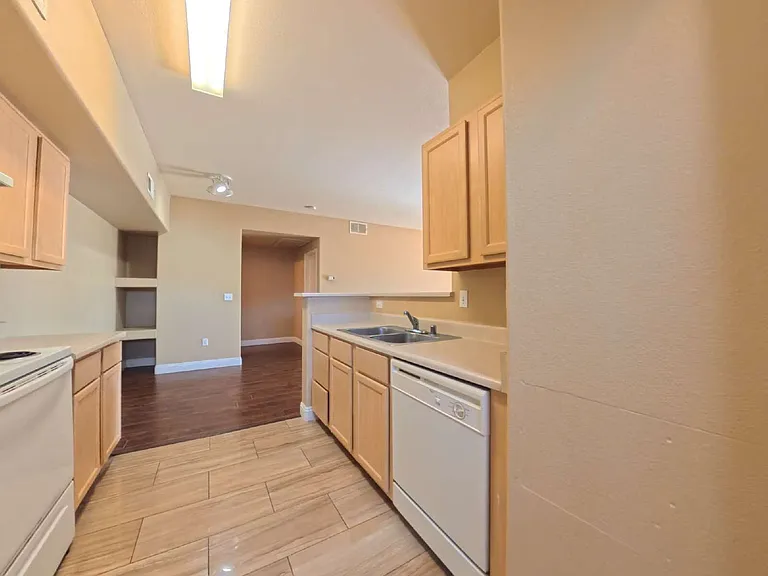 2615 W Gary Ave #2026 — Photo 6