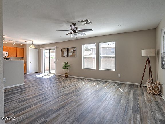 3rd image of 3147 W Treece Way