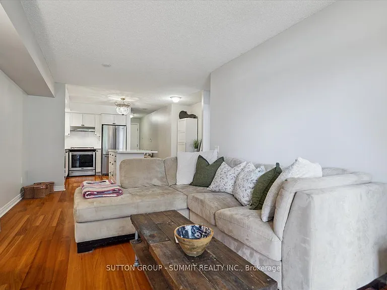 5229 Dundas St W #511 — Photo 10