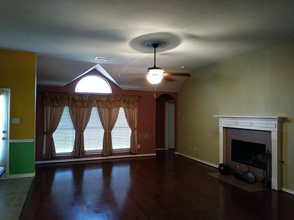5th image of 1510 Fairfield Dr #1