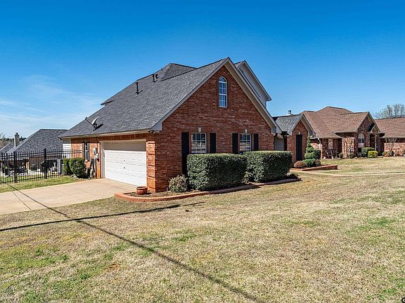 4th image of 16694 Beauregard Dr