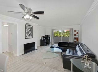 6886 N Kendall Dr APT D405, Pinecrest, FL 33156