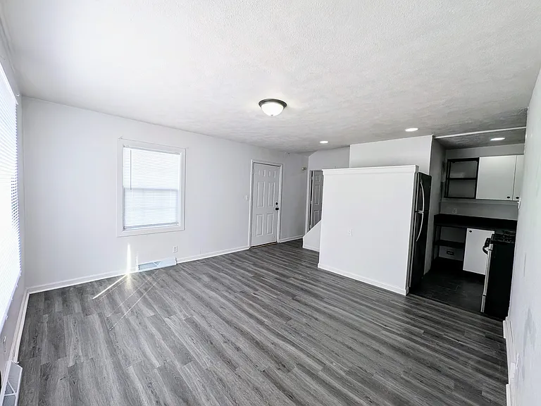 822 8th Ave #1 — Photo 5
