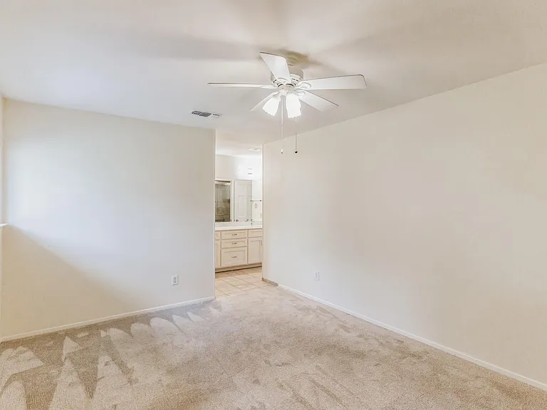 2203 Farnswood Cir — Photo 15