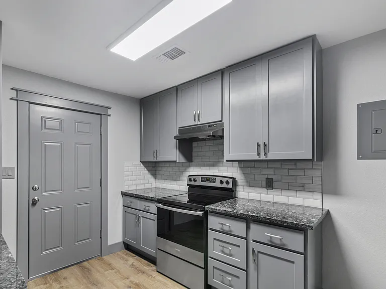 3102 Wildwood St #B — Photo 17