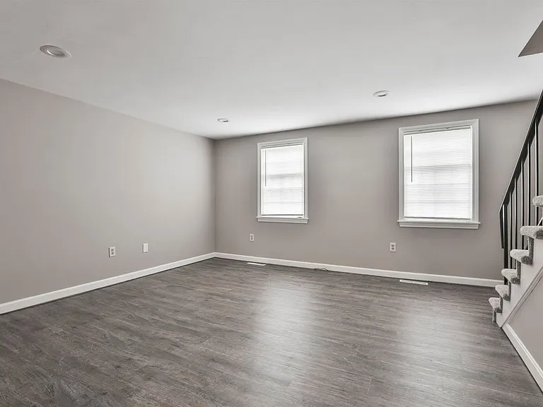 37 Cannongate III Rd — Photo 15