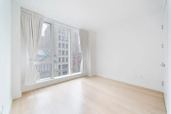 Rented by Domus Realty | media 8