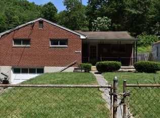 1716 Stadium Dr, Bluefield, WV 24701