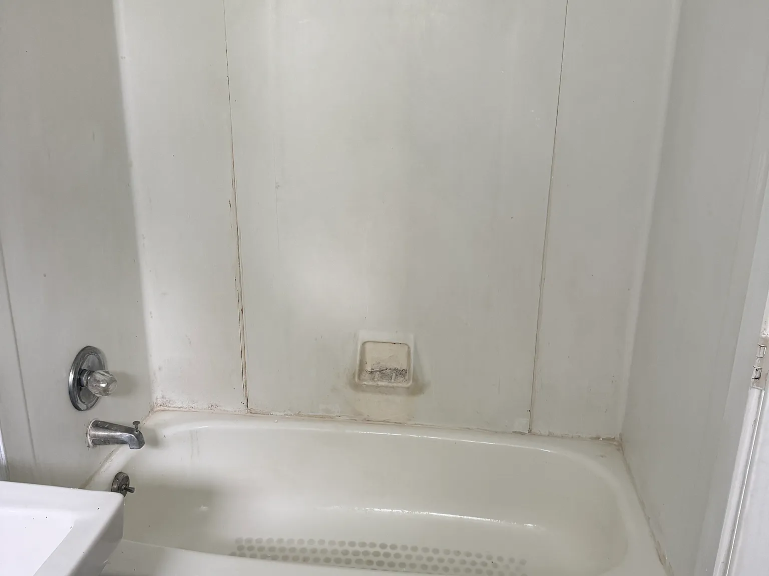1 bed, 800 sqft, $1,300 — Photo 2