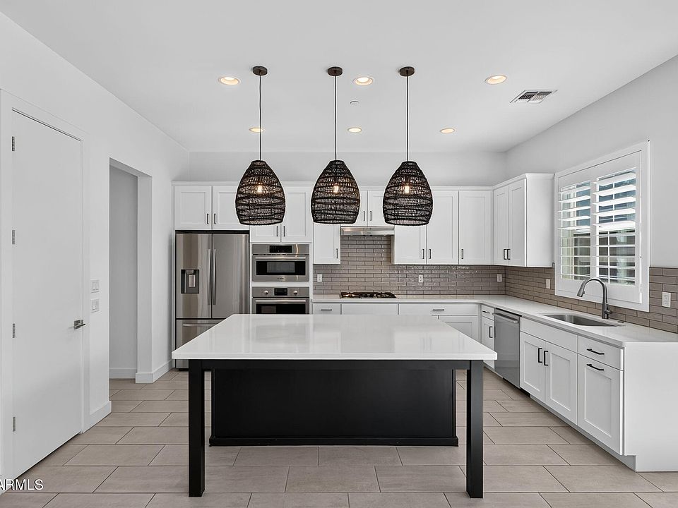 1st image of 3200 N 39TH Street #4