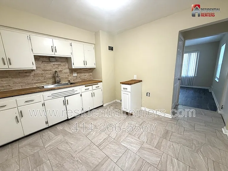 4703 N 45th St — Photo 5