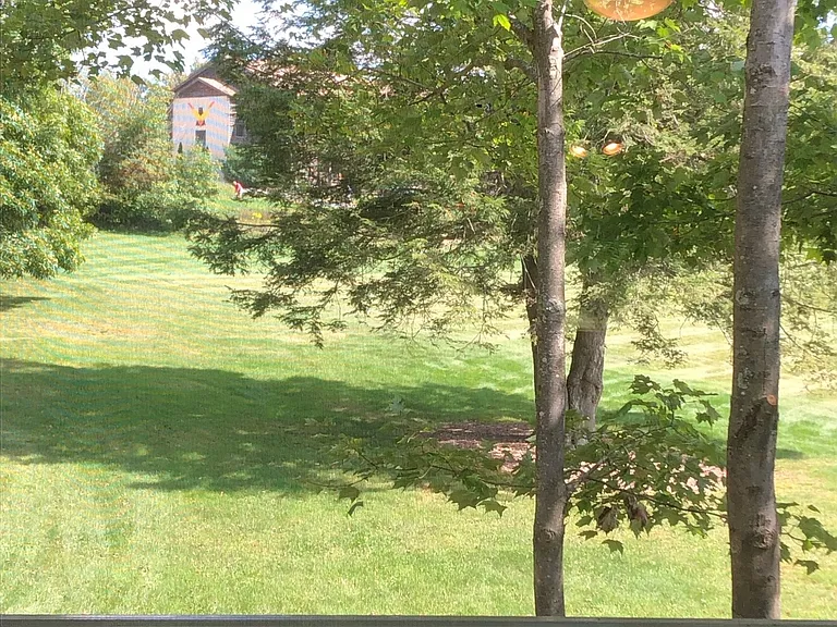 115 Saint Clair Ct #2E — Photo 2