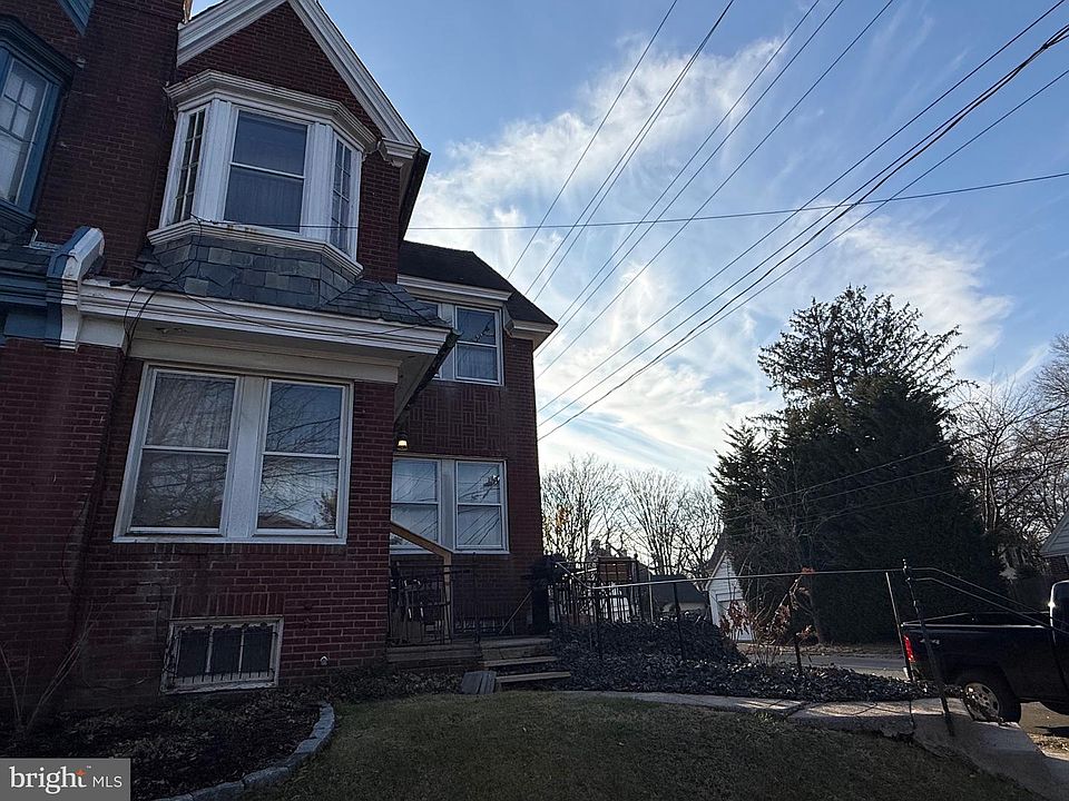 1st image of 2210 Highland Pl