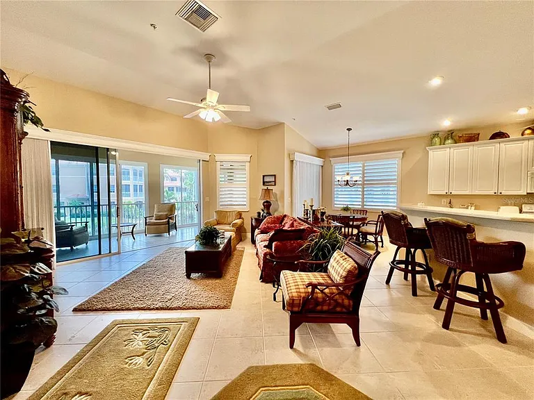 3304 Sunset Key Cir #D — Photo 16